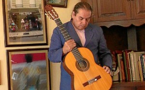El guitarrista Ramón Macías.