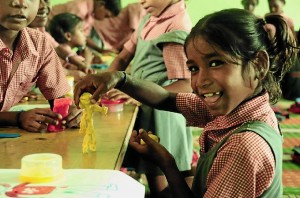 Los más pobres de esta zona de India reciben una educación gracias a esta Asociación. / Foto: www.akshy.org