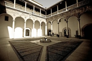 Interior del Rectorado de la Universidad de Granada. / Foto: rectorado.ugr.es/