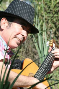 Maldonado, con su guitarra.