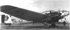 El Heinkel-111del Ejército del Aire español, sido donado desinteresadamente por Alemania para reconocimiento meteorológico.