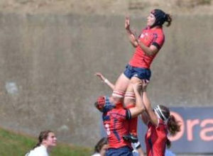 Las chicas han logrado imponerse al equipo de Samoa. / Foto: www.ferugby.es/