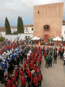 Muchas personas se concentran estos días para ver los enfrentamientos.