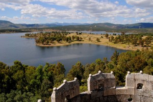 Vistas del embalse desde la torre del castillo. 