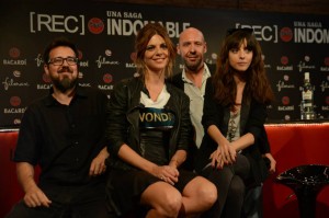 Paco Plaza, Manuela Velasco, Jaume Balagueró i Leticia Dolera a la inauguració de l'exposició "REC: Una saga indomable" a la Casa Bacardí Sitges. / Foto: www.facebook.com/sitgesfilmfestival