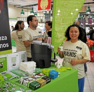 Stand de comercio justo. / Foto: www.oxfamintermon.org