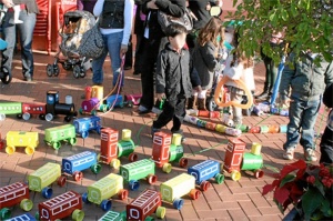 Los niños llaman a los Reyes Magos con latas en Algeciras. / http://blog.hotelesglobales.com