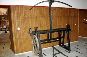 El torno de ballesta es otra de las piezas históricas únicas de este museo.