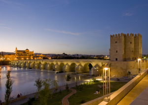 La Torre de la Calahorra, el Guadalquivir y la Mezquita. / http://cordoba.ociogo.com