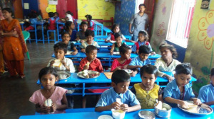 En la escuela reciben también el almuerzo.