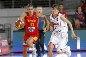 La jugadora Marta Xargay en un partido de la selección. /Foto: www.feb.es