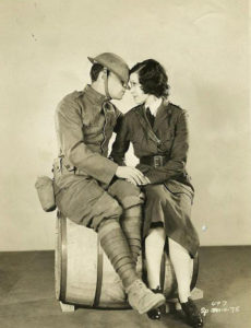 En '¡De frente, marchen!', con Buster Keaton. / Foto: estrellasdelcineespanol.blogspot.com.es
