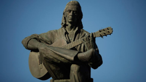 Monumento a Paco de Lucía. / https://conviviendodiaadia.wordpress.com