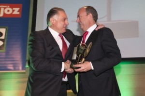 Piñero recibiendo el Premio Empresario de Badajoz 2014.