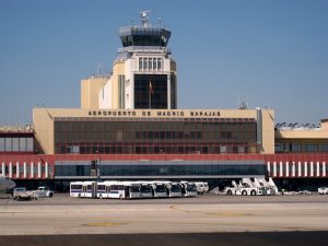 La mujer ha sido detenida en el aeropuerto de Madrid.
