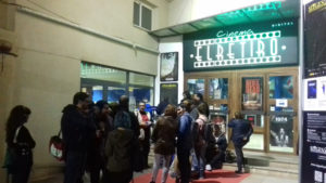 Colas en la sala de cine 'El Retiro'.