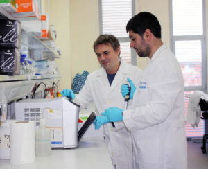 Los investigadores participantes en el estudio, Josué Martínez de la Puente y Rafael Gutiérrez López.