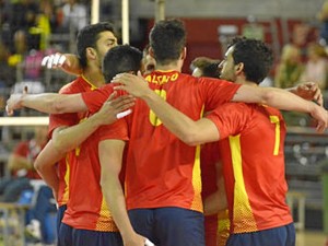 La selección masculina logró un merecido triunfo. / Foto: /www.rfevb.com/