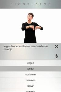 El programa permite traducir los textos al lenguaje de signos.