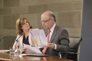 Montoro y Saenz de Santamaría, en rueda de prensa.