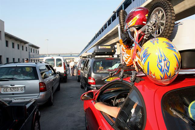 El paso de personas y vehículos se está desarrollando con normalidad. / Foto: Europa Press.