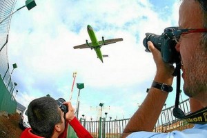 spotters en plena labor//foto: www.poderscubrir.com