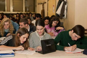 los alumnos con ceguera o discapacidad visual