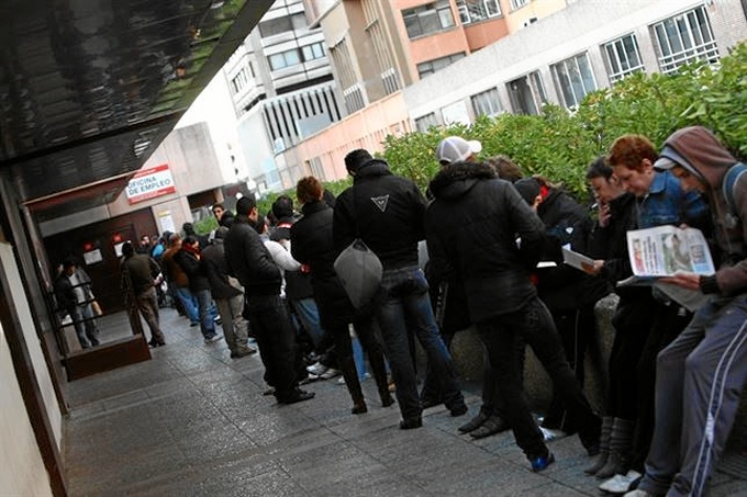 Quienes llevan parados menos de un año tienen más posibilidades de encontrar empleo. / Foto: Europa Press.
