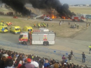 Dos vehículos salen ardiendo. / Foto: Samur