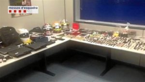 Material recuperado por los Mossos. / Foto: Mossos D'Esquadra.