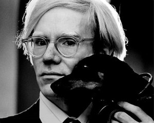 El artista Andy Warhol.