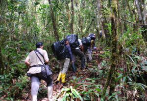 Los miembros de la expedición, en los Mura Nunka. / Foto: URJC