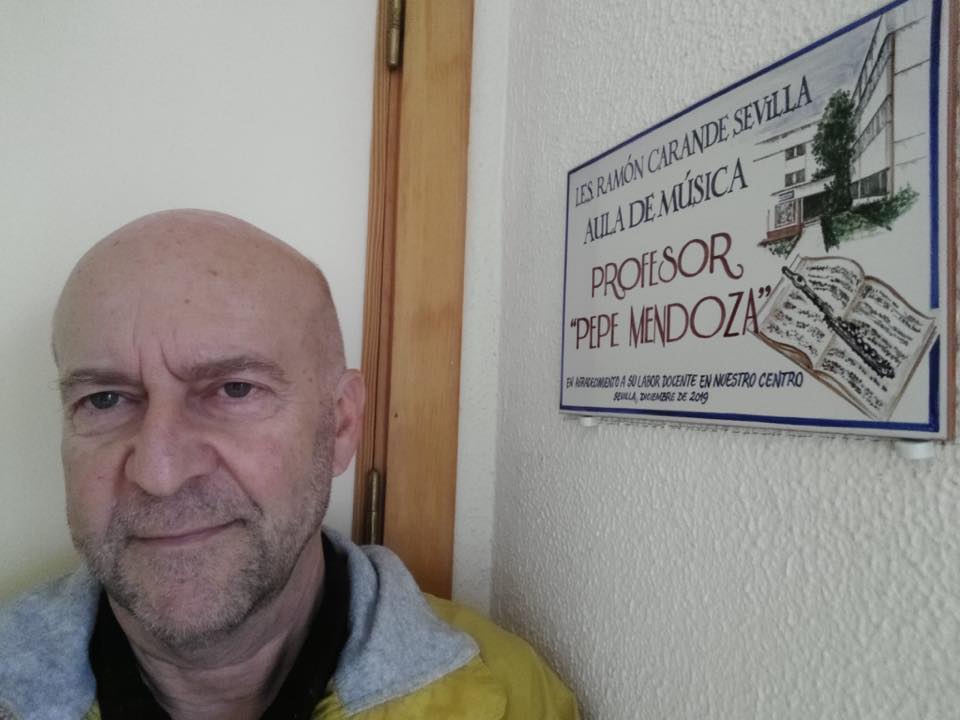 Sorpresa al profesor de un instituto de Sevilla el día de su jubilación