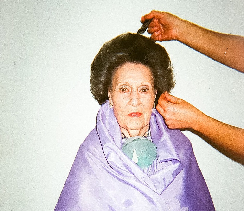 Ernesto Naranjo, el diseñador sevillano que pone guapa a las abuelas
