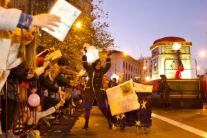 Policía salva la vida a un joven que se atragantó en la Cabalgata de Reyes