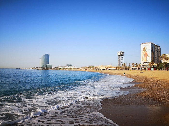 Las playas de Barcelona abren a partir de hoy también de 20 a 23 horas