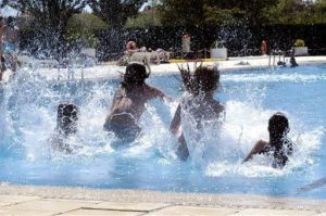 Así deben prepararse las piscinas para el verano del Covid-19