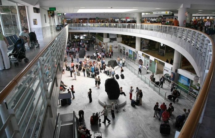 España prorroga la restricción de viajes no imprescindibles hasta el día 21