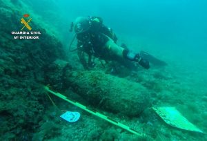 Localizan dos artefactos explosivos en aguas de Mallorca y Menorca