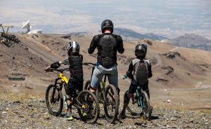 Sierra Nevada abre este verano bajo el sello 'Estación de Esquí Segura'