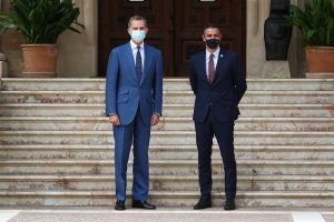 La emergencia sanitaria centra el despacho estival de Felipe VI y Sánchez