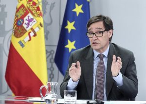 Gobierno y CCAA se reúnen hoy para abordar la evolución del covid-19