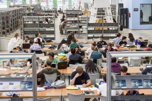 Andalucía recomienda a los universitarios en una guía ocupar siempre el mismo asiento