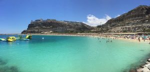 PCR en origen y destino a los turistas para crear corredores en Canarias