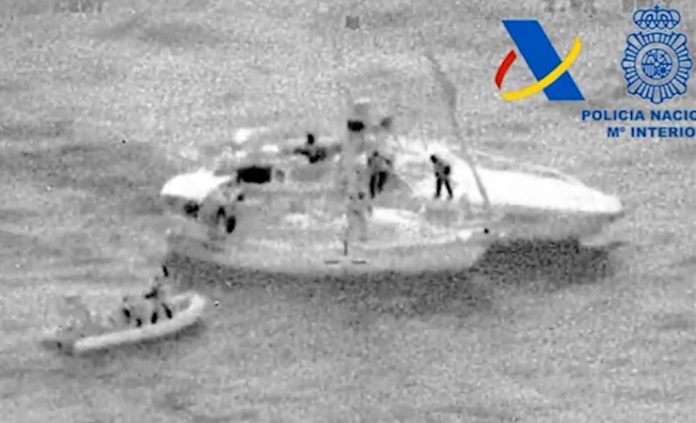 Interceptado un velero con 200 kilos de hachís frente a la costa almeriense