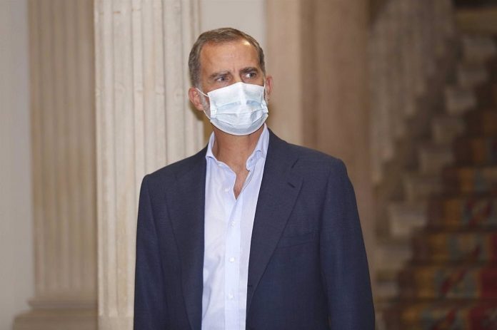 El Gobierno resta importancia a la ausencia del Rey en el acto judicial en Barcelona El Gobierno resta importancia a la ausencia del Rey en el acto judicial en Barcelona