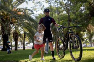 Damián Aragón completará los 428 km solidarios de la Titan Desert Almería